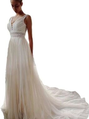 Lace-Top Ivory A-Line Wedding Dress with Flowing Tulle Train